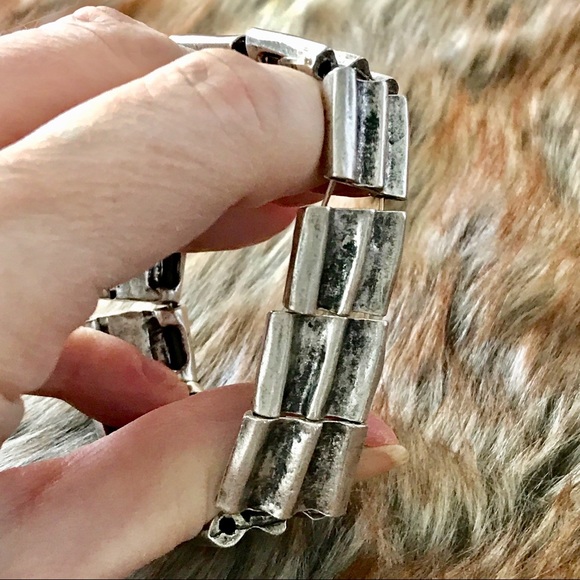 Cast & Hammered Aluminum Silver Stretch Bracelet - Picture 4 of 4